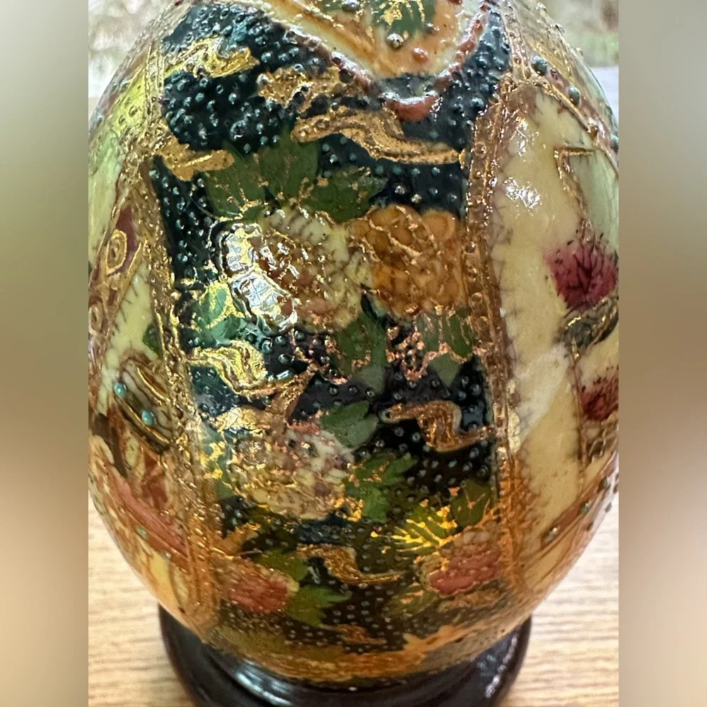 Vintage Hand-Painted Satsuma Egg | Gold Gilt Japanese Porcelain | Geisha Design